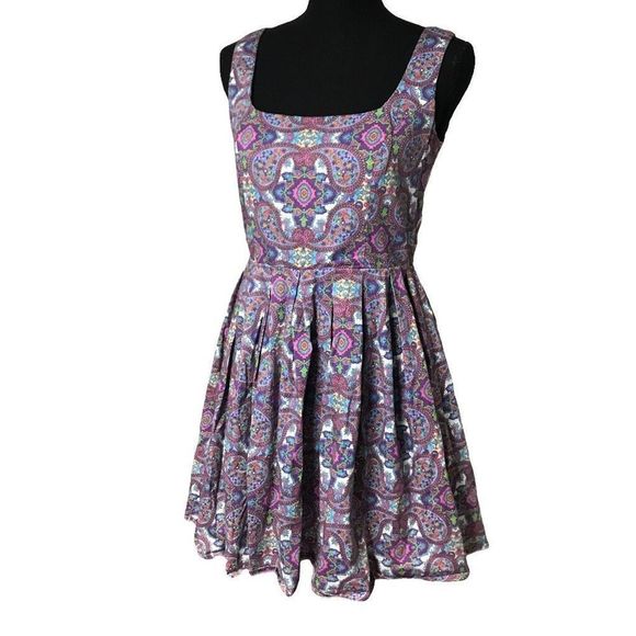 Elegant Purple Patterned Dress - Picture 1 of 8